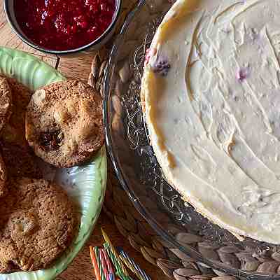 White Chocolate and Raspberry Cheesecake