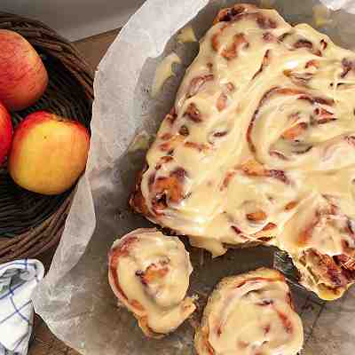 Apple Cinnamon Rolls & Brown Butter Maple Frosting