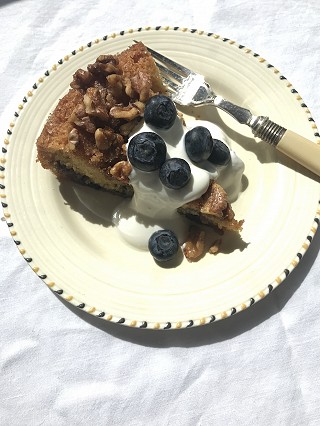 A perfect alfresco cake, ideal for picnics